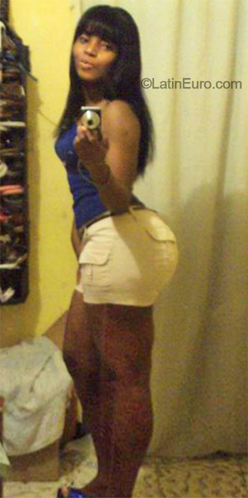 Date this attractive Colombia girl Marisol from Cali CO19553