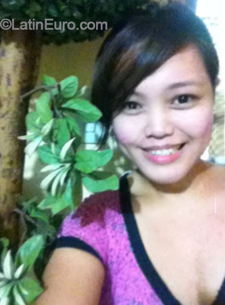 Date this young Philippines girl Daisyjoy from Manila PH707