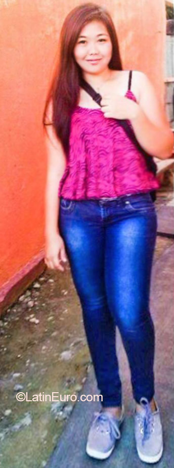 Date this hard body Philippines girl Samantha from Cagayan De Oro City PH711