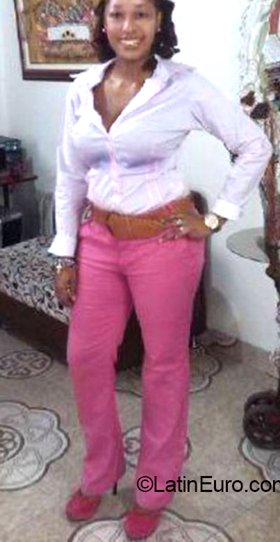 Date this voluptuous Colombia girl Yenny from Cali CO16395