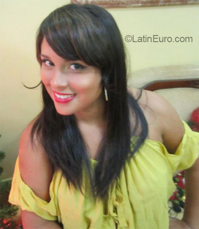 Date this cute Colombia girl Jennifer from Cartagena CO16404