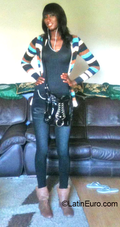 Date this beautiful France girl Maria from Paris FR221