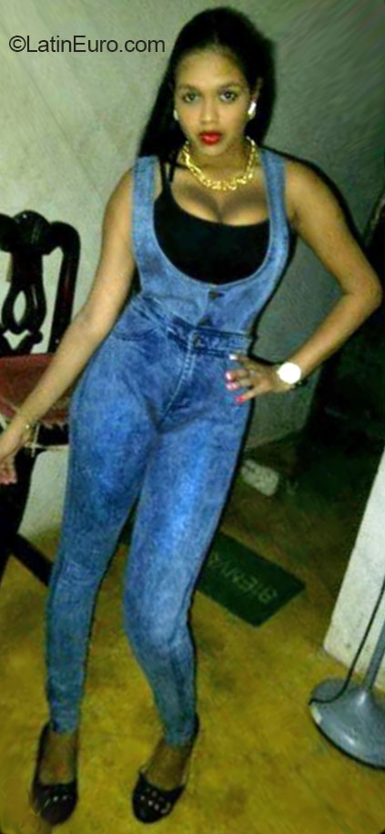 Date this nice looking Dominican Republic girl Hillary from Puerto Plata DO20267
