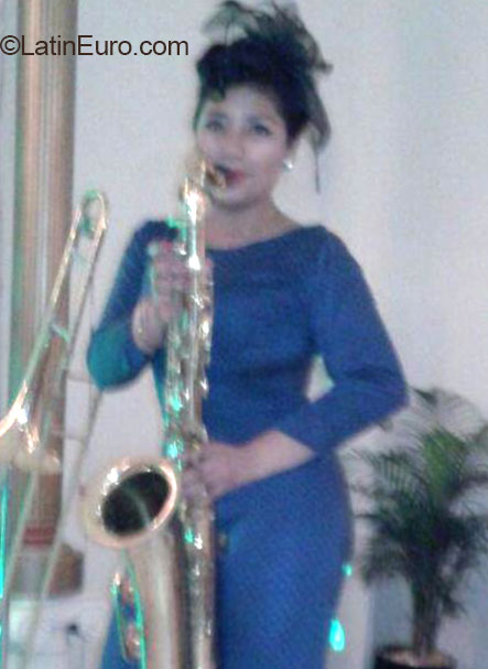 Date this charming Colombia girl Olga from Bogota CO16508