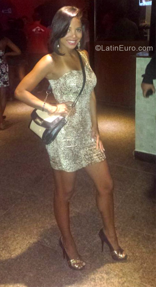 Date this happy Brazil girl Samyra from Rio De Janeiro BR9129