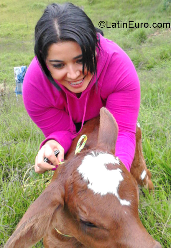 Date this delightful Colombia girl Lina from Medellin CO16569