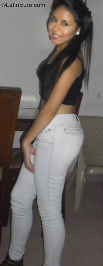 Date this georgeous Colombia girl Jhoana from Roldanillo CO16571