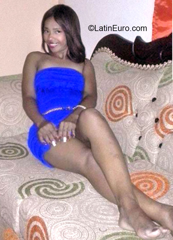 Date this gorgeous Dominican Republic girl Victoria from Santiago DO20684