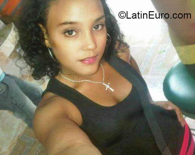 Date this athletic Dominican Republic girl Yessica from San juan de la maguana DO20730