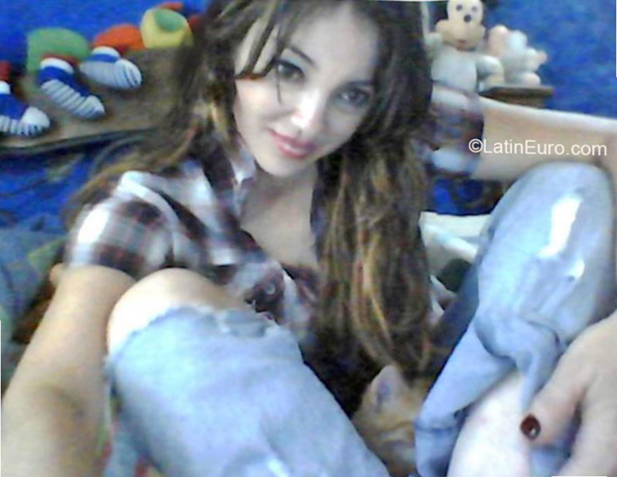 Date this charming Colombia girl Lilian from Cali CO16620