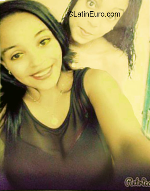 Date this happy Dominican Republic girl Mabel from Dajabon DO20884