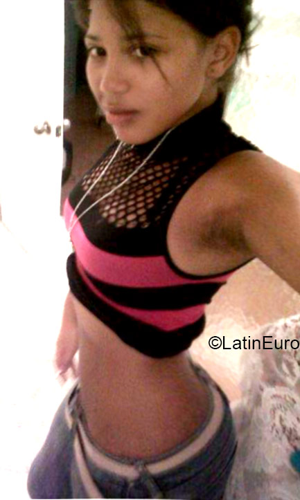 Date this sensual Dominican Republic girl Yilda from Santiago DO20893