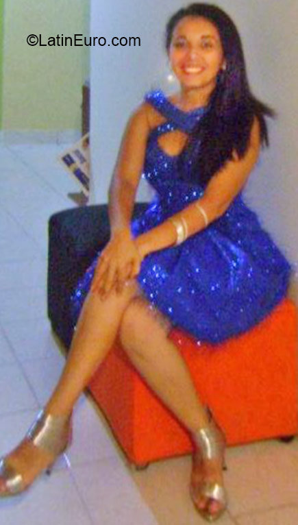 Date this hot Colombia girl Yasmin from Cali CO17031