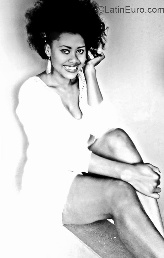 Date this charming Dominican Republic girl Jessica from Santo Domingo DO21009