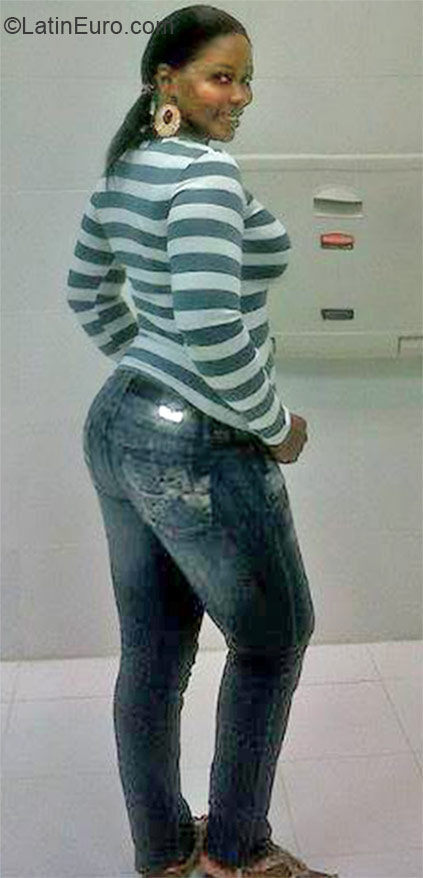 Date this hot Colombia girl Morena12 from Quibdo CO16772