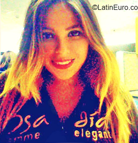 Date this gorgeous Venezuela girl Lia from Caracas VE383