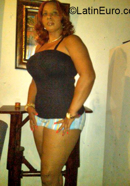 Date this attractive Dominican Republic girl Aridia from Santo Domingo DO21136