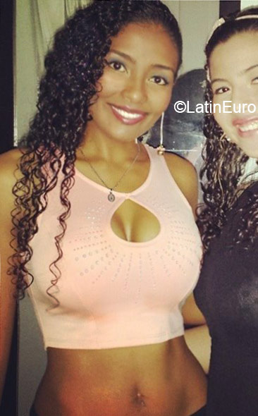 Date this attractive Colombia girl Yessica from Medellin CO16847