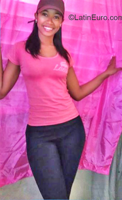 Date this voluptuous Dominican Republic girl Monica from Santo Domingo DO21201