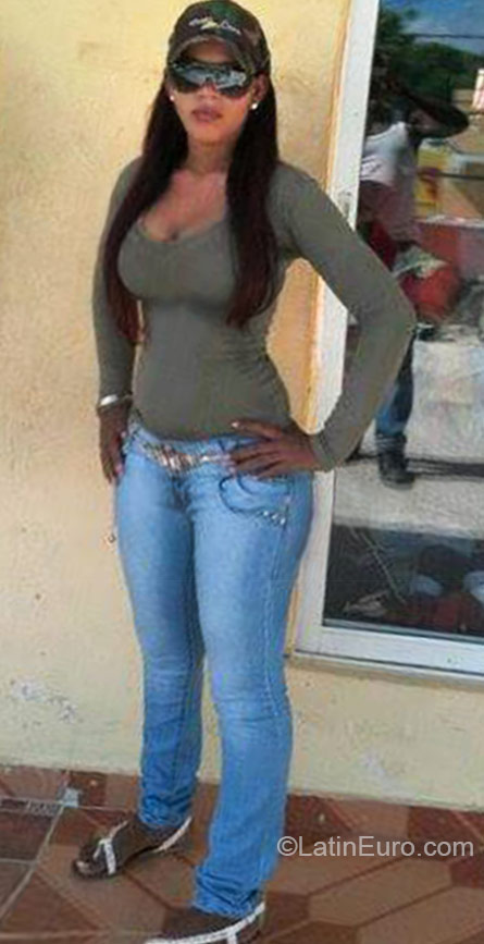 Date this cute Dominican Republic girl Luisana from Santo Domingo DO21204