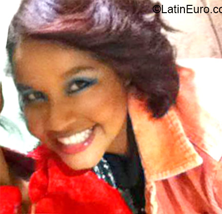 Date this charming Dominican Republic girl Harengid from Santo Domingo DO21236