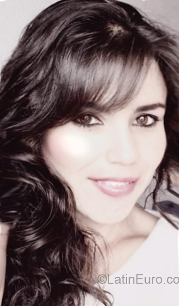 Date this athletic Colombia girl Elitia from Bogota CO16930