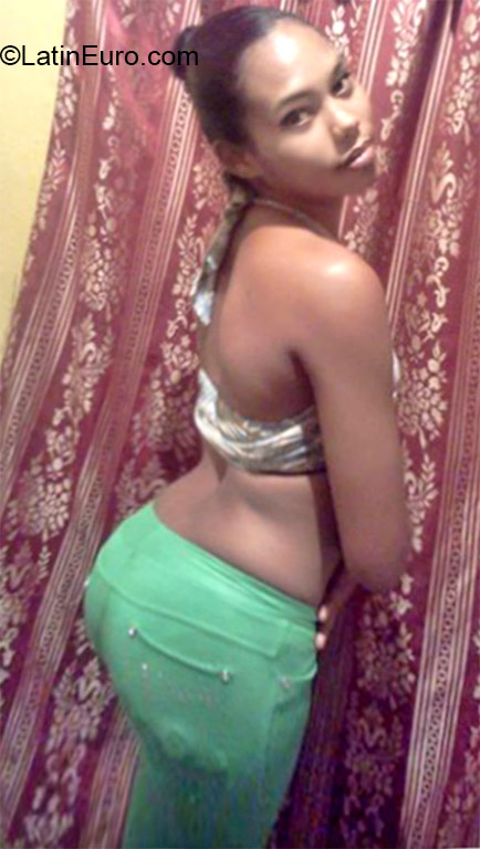 Date this passionate Dominican Republic girl Nasly from San francisco de macoris DO21293