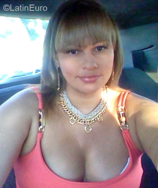 Date this stunning Colombia girl Luz Adriana from Cali CO16945