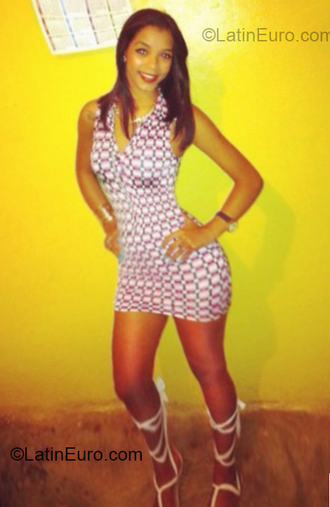 Date this young Dominican Republic girl Ana luisa from Santiago DO21371