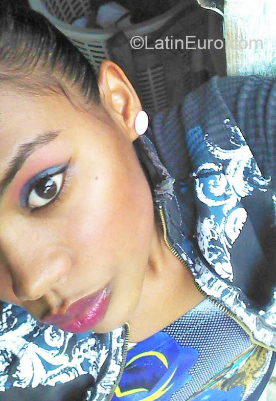 Date this beautiful Dominican Republic girl Raquel from San francisco de macoris DO21387