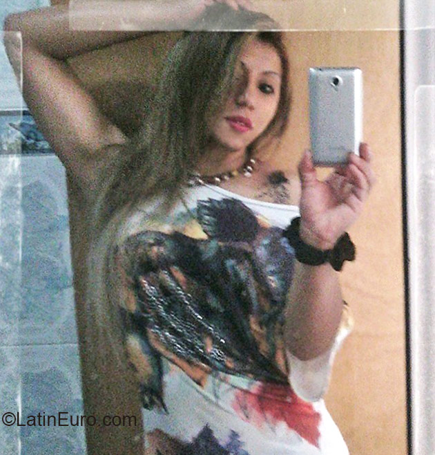Date this georgeous Colombia girl Diana from Bogota CO16977