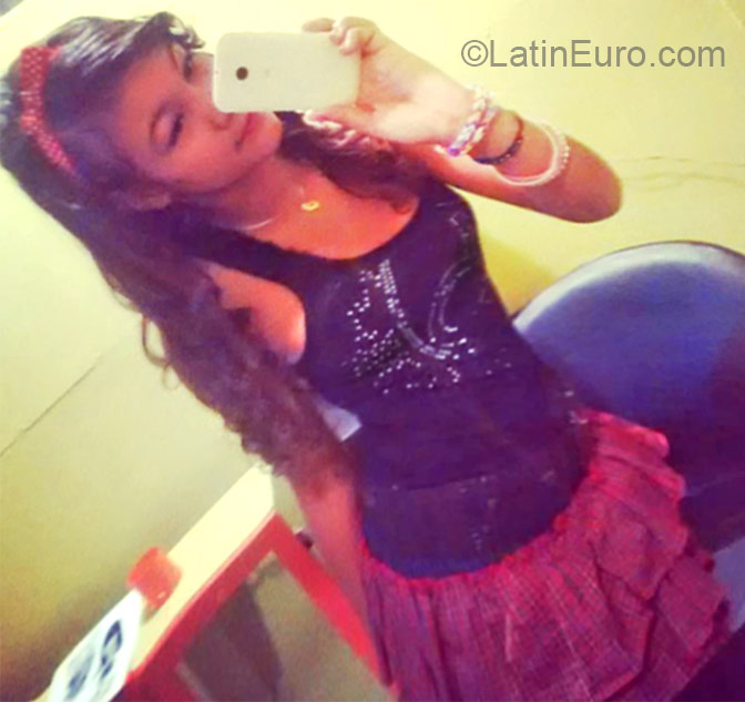 Date this stunning Dominican Republic girl Ana from La Romana DO21411