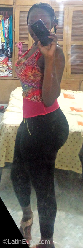 Date this stunning Colombia girl Mela from Buenaventura CO16981