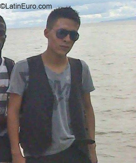 Date this young Colombia man Alan from Medellin CO17012