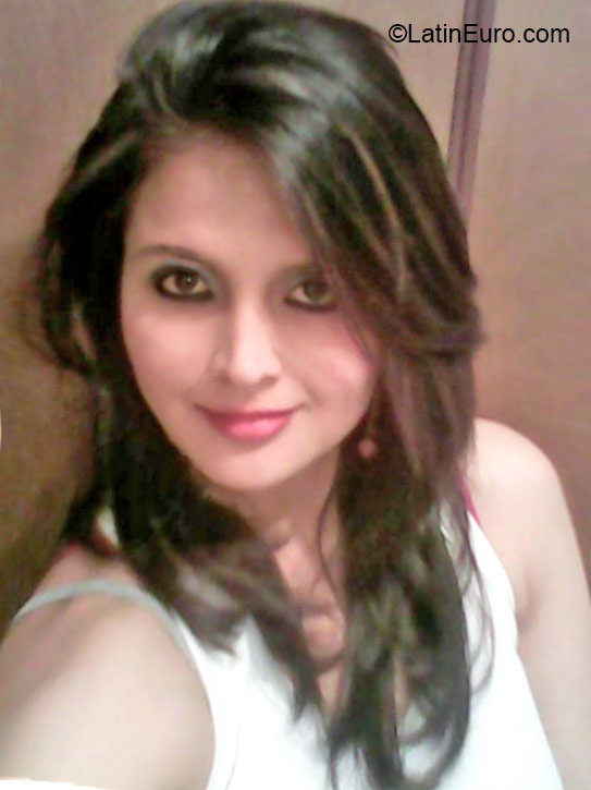 Date this young Colombia girl Danny from Bogota CO17038