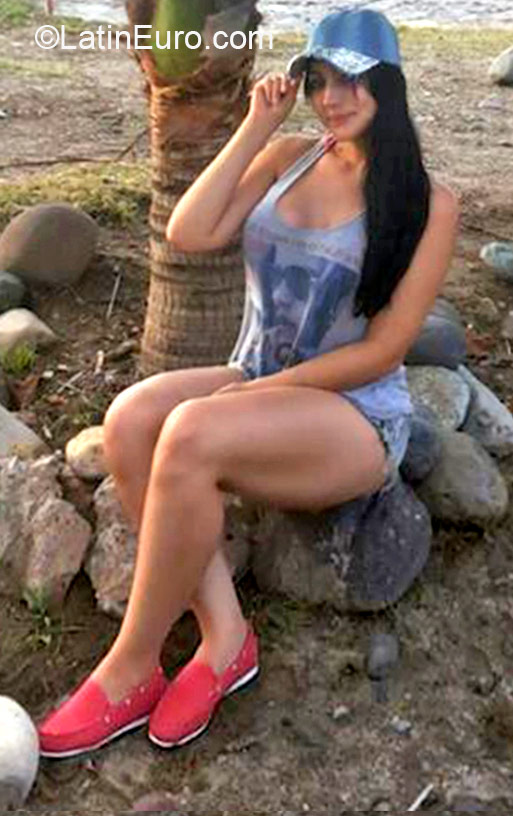 Date this attractive Honduras girl Kary from San Pedro Sula HN1463