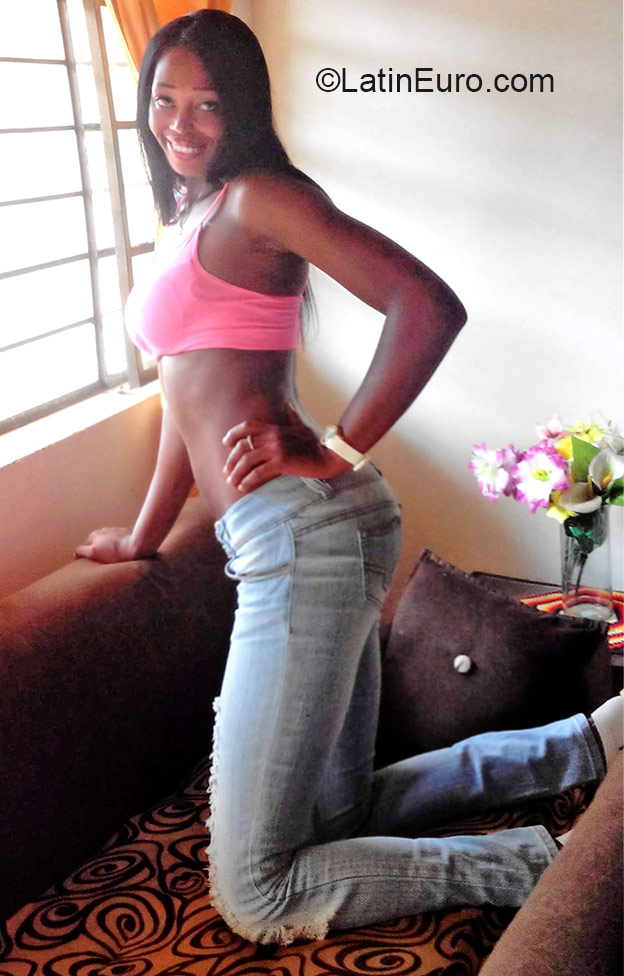 Date this tall Colombia girl Mayerlin from Cali CO17057