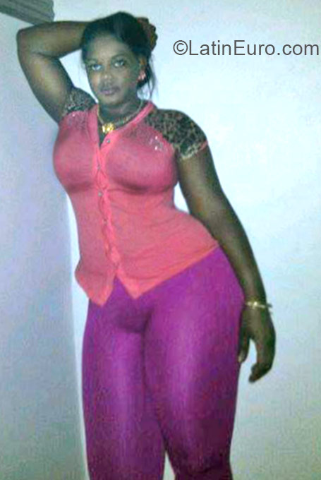 Date this charming Jamaica girl Yaniquie from Portmore JM1972