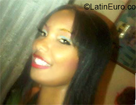 Date this cute Dominican Republic girl Taneiris from Santo Domingo DO21556