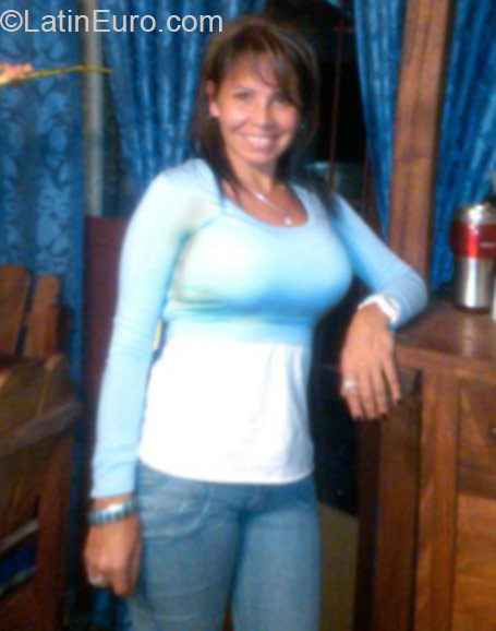 Date this athletic Venezuela girl Ibys from Caracas VE427