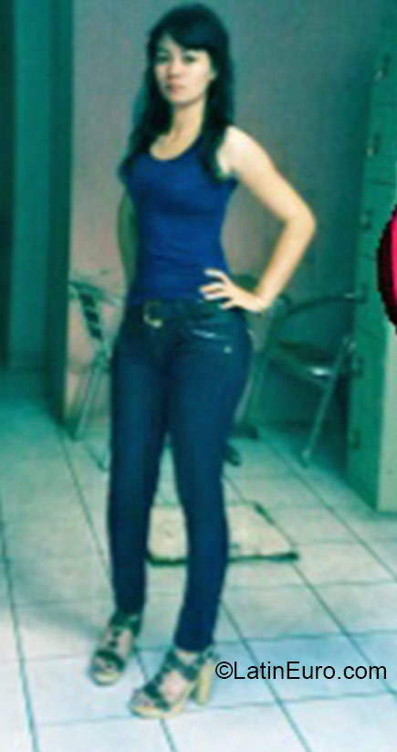 Date this voluptuous Honduras girl Nora from San Pedro Sula HN1473