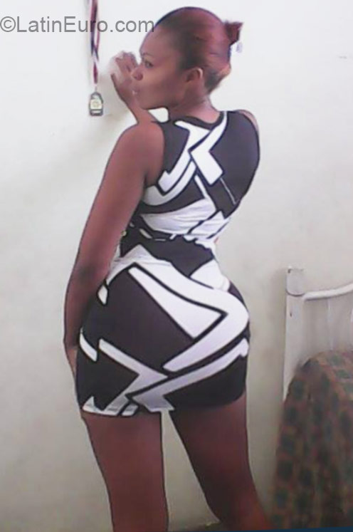 Date this stunning Dominican Republic girl Orquidia from Santo Domingo DO21616