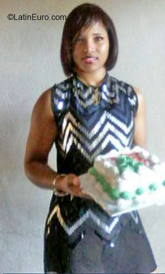 Date this nice looking Dominican Republic girl Ana from Santo Domingo DO21627