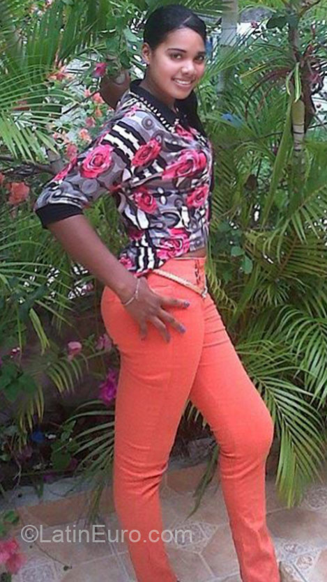Date this passionate Dominican Republic girl Orquidea from Santo Domingo DO21644