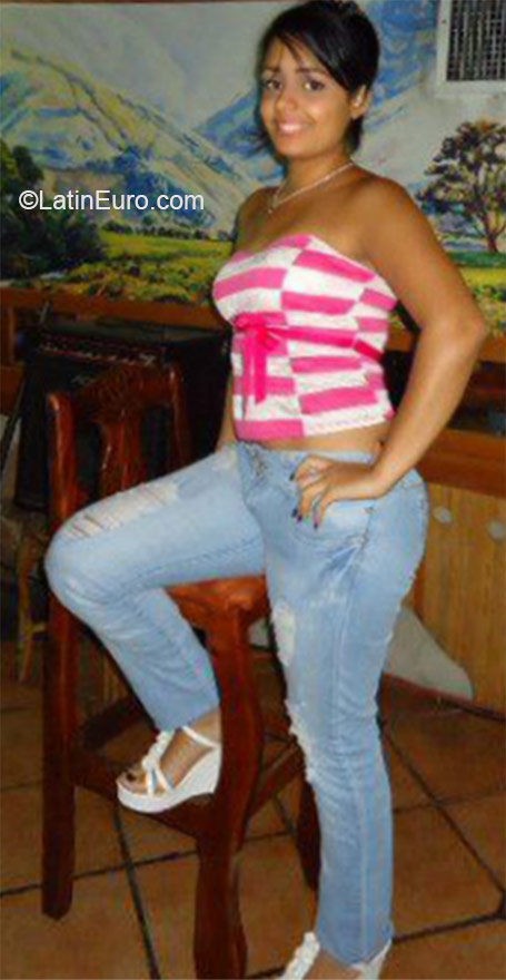 Date this young Venezuela girl Yusmily from Guatire VE438