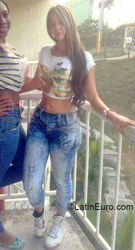 Date this beautiful Colombia girl Keraima from Cali CO17148