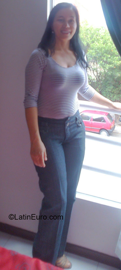 Date this sultry Colombia girl Gloria from Medellin CO17152