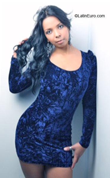 Date this nice looking Brazil girl Joice from NANUQUE BR9294