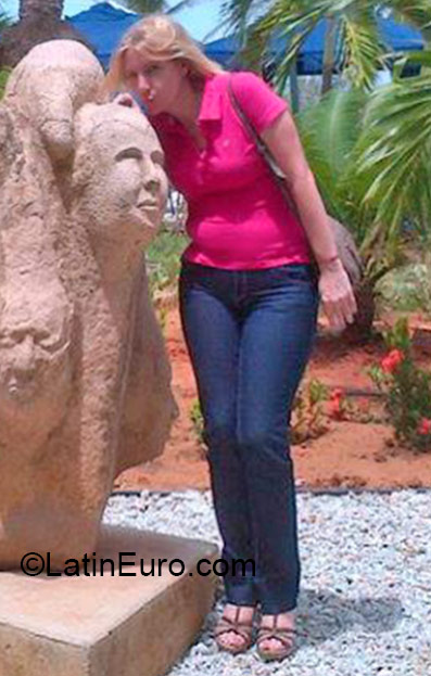 Date this tall Venezuela girl Olga from Caracas VE466