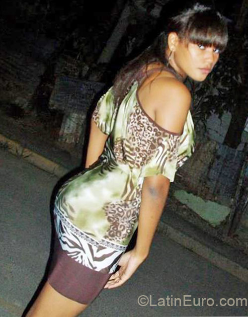 Date this foxy Dominican Republic girl Chanell from Santo Domingo DO21900